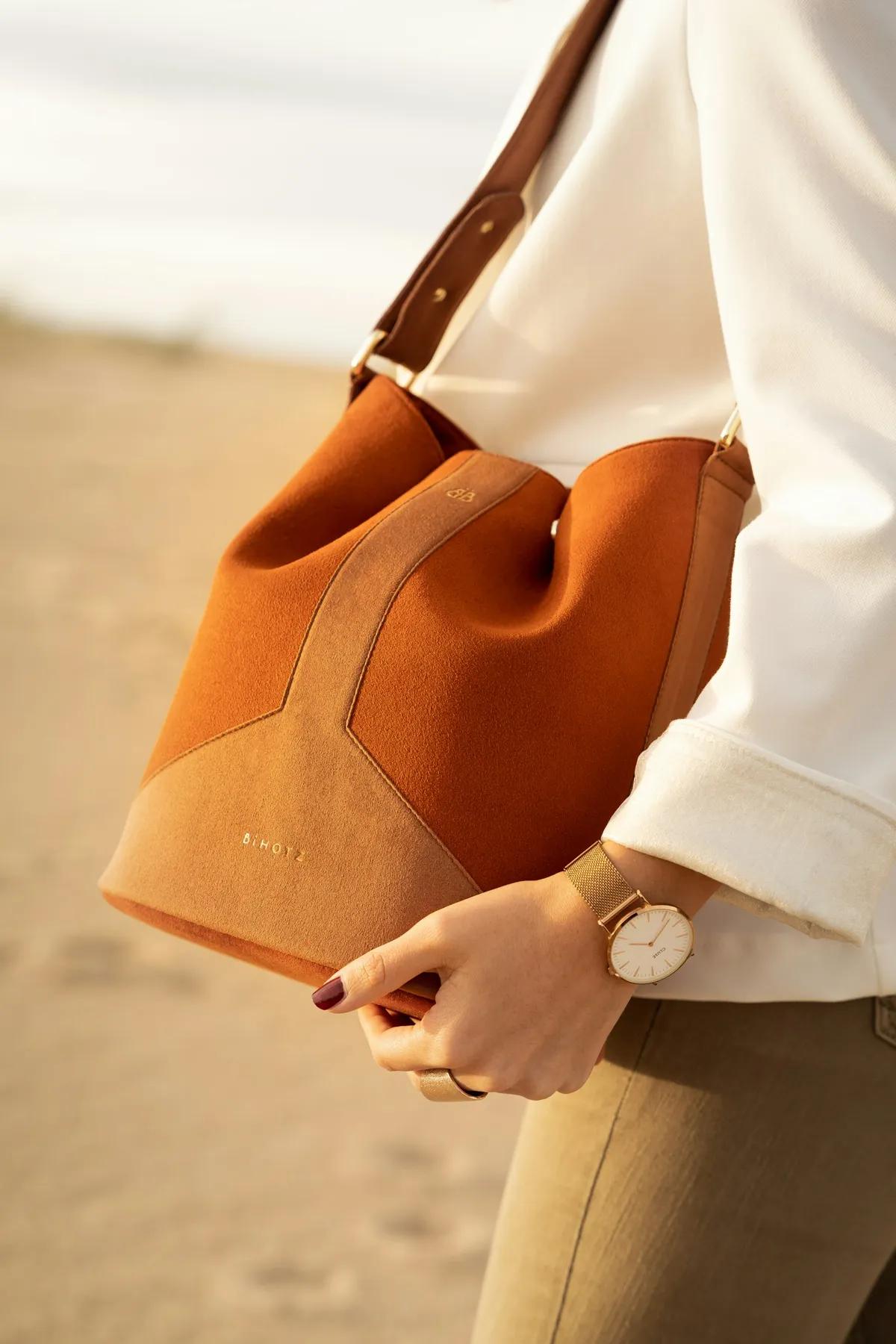 Sac en cuir porté