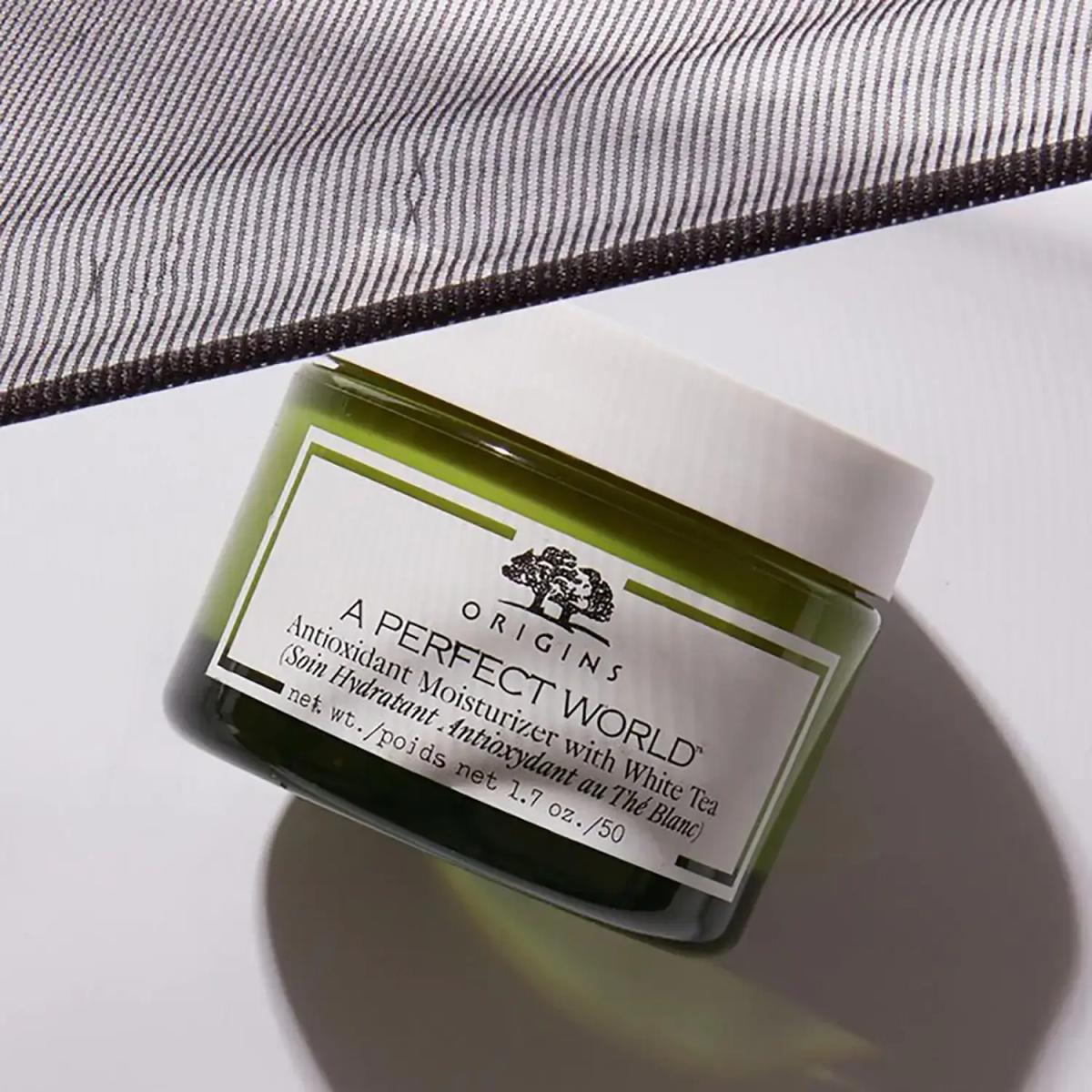 ORIGINS A PERFECT WORLD SOIN HYDRATANT ANTIOXYDANT AU THE BLANC