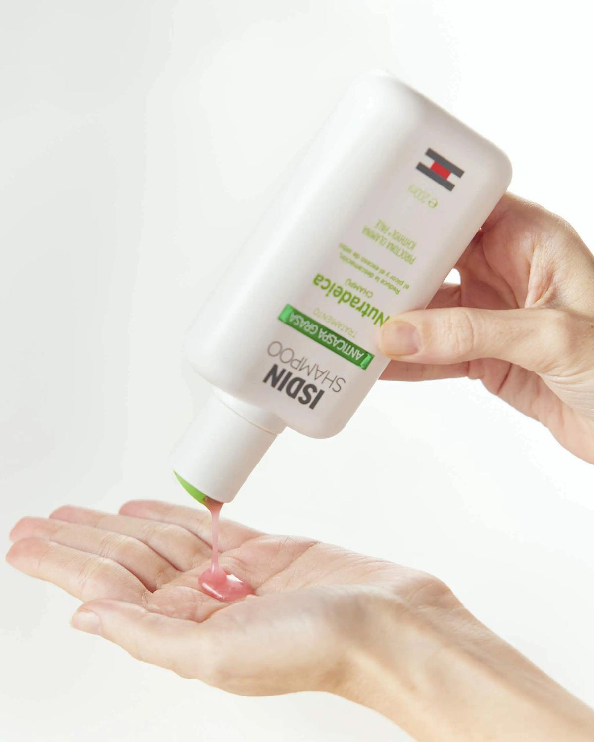 Isdin NUTRADEICA OILY DANDRUFF 200ML