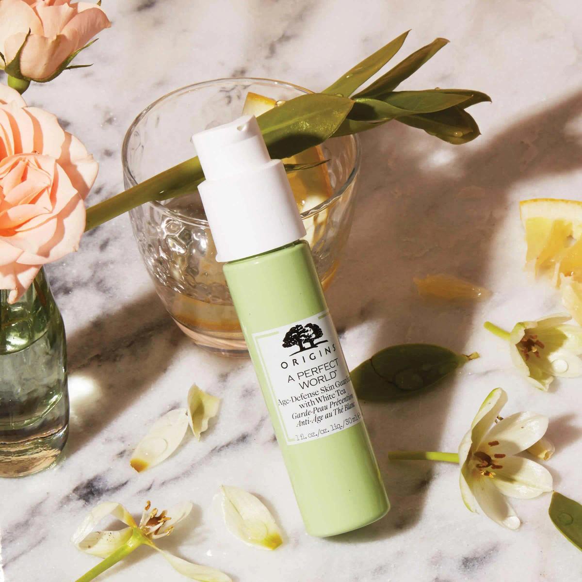 ORIGINS A PERFECT WORLD™ GARDE-PEAU PREVENTION ANTI-AGE AU THE BLANC