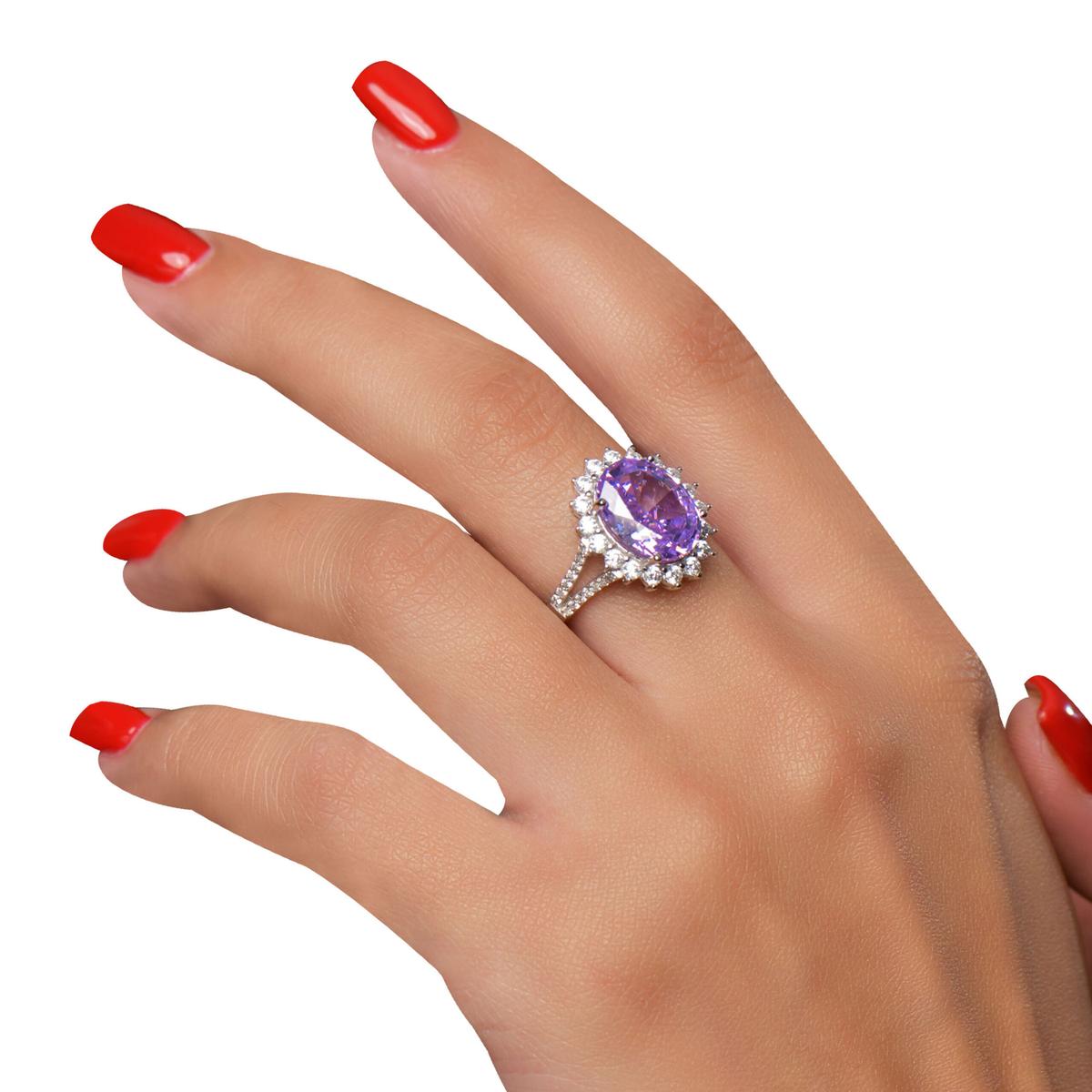Bague halo avec pierre violette.