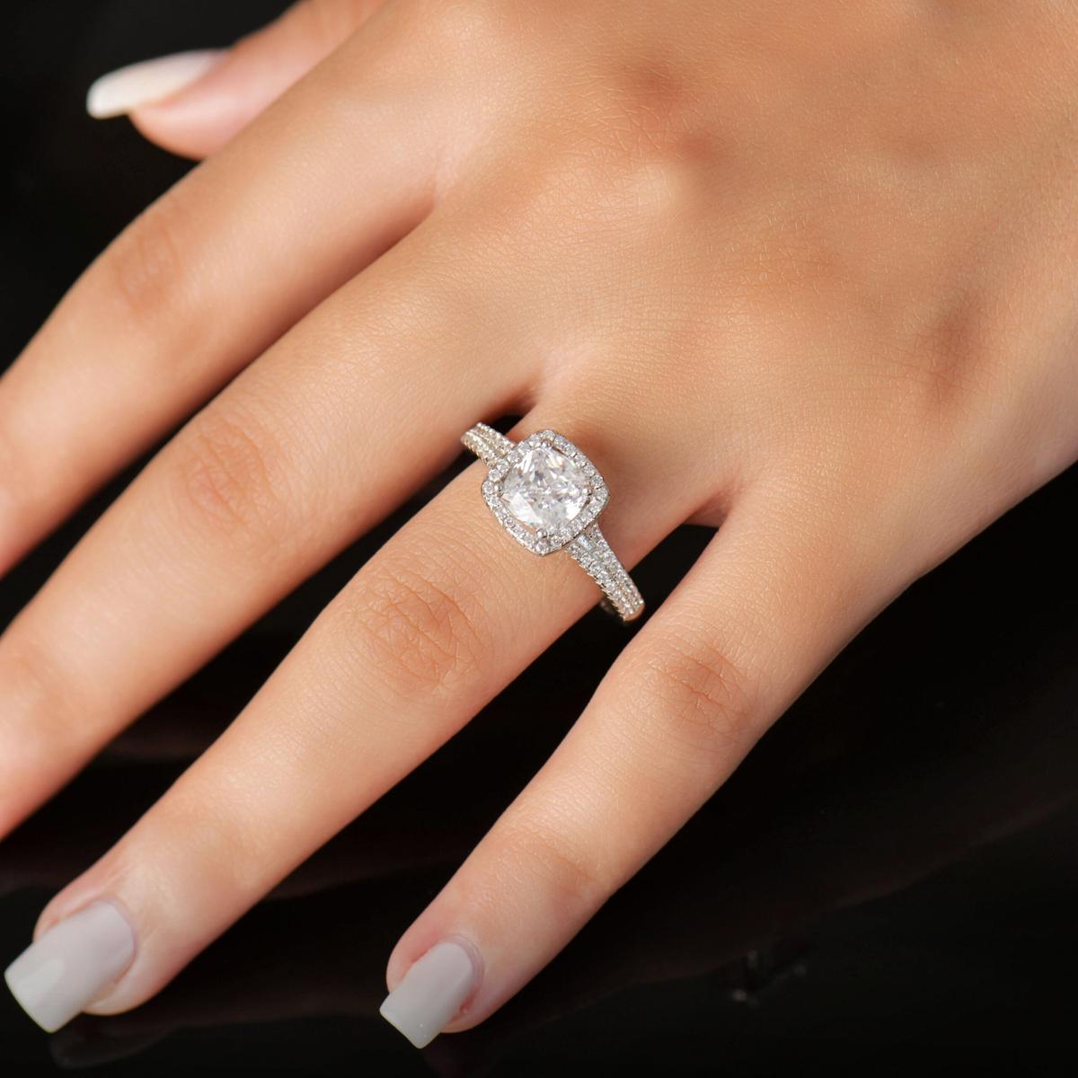 Bague carré brillant
