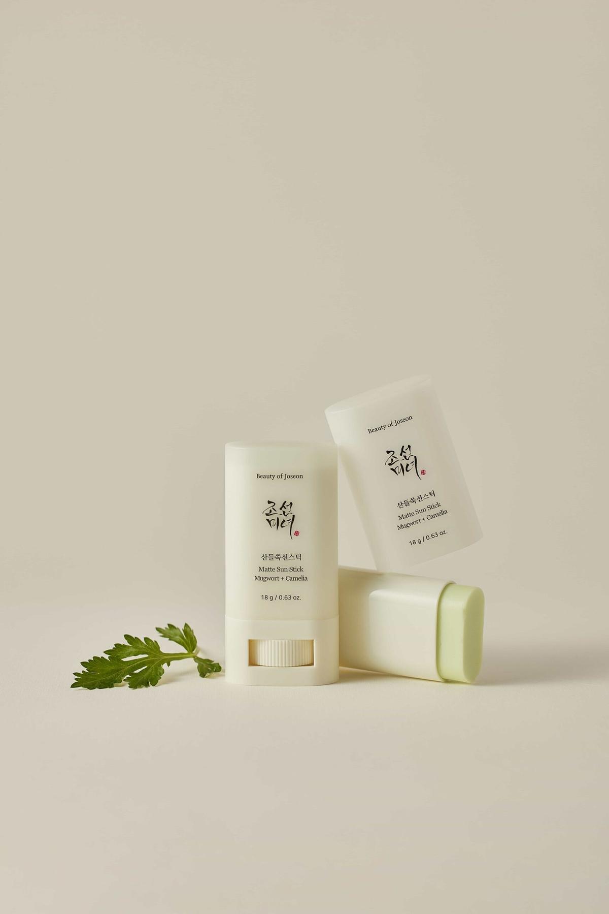 Beauty of Joseon Matte Sun Stick Mugwort + Camelia SPF 50+ PA++++ Stick solaire 18 g