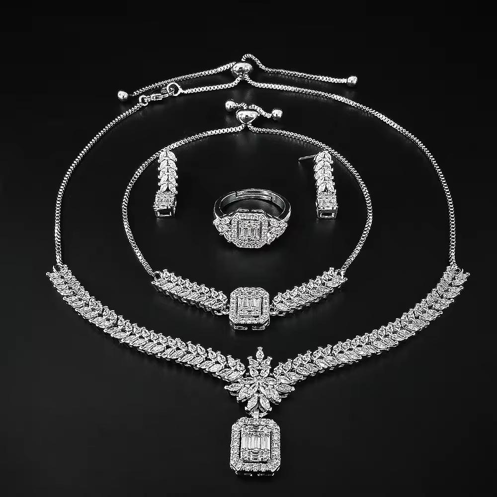 Parure Crystaline